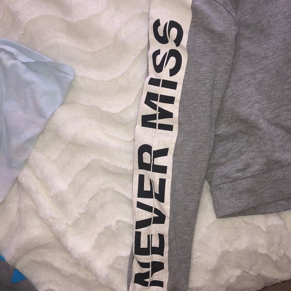 long sleeve t-shirt - Picture 2 of 3